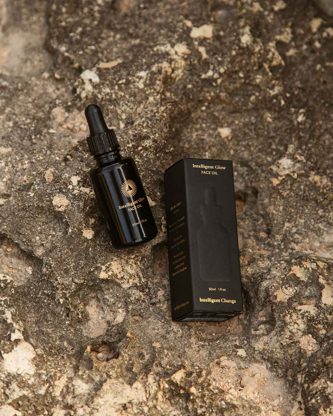 Intelligent Change Intelligent Glow Face Oil 10ml bottle with dropper, natural skincare product for glowing skin.