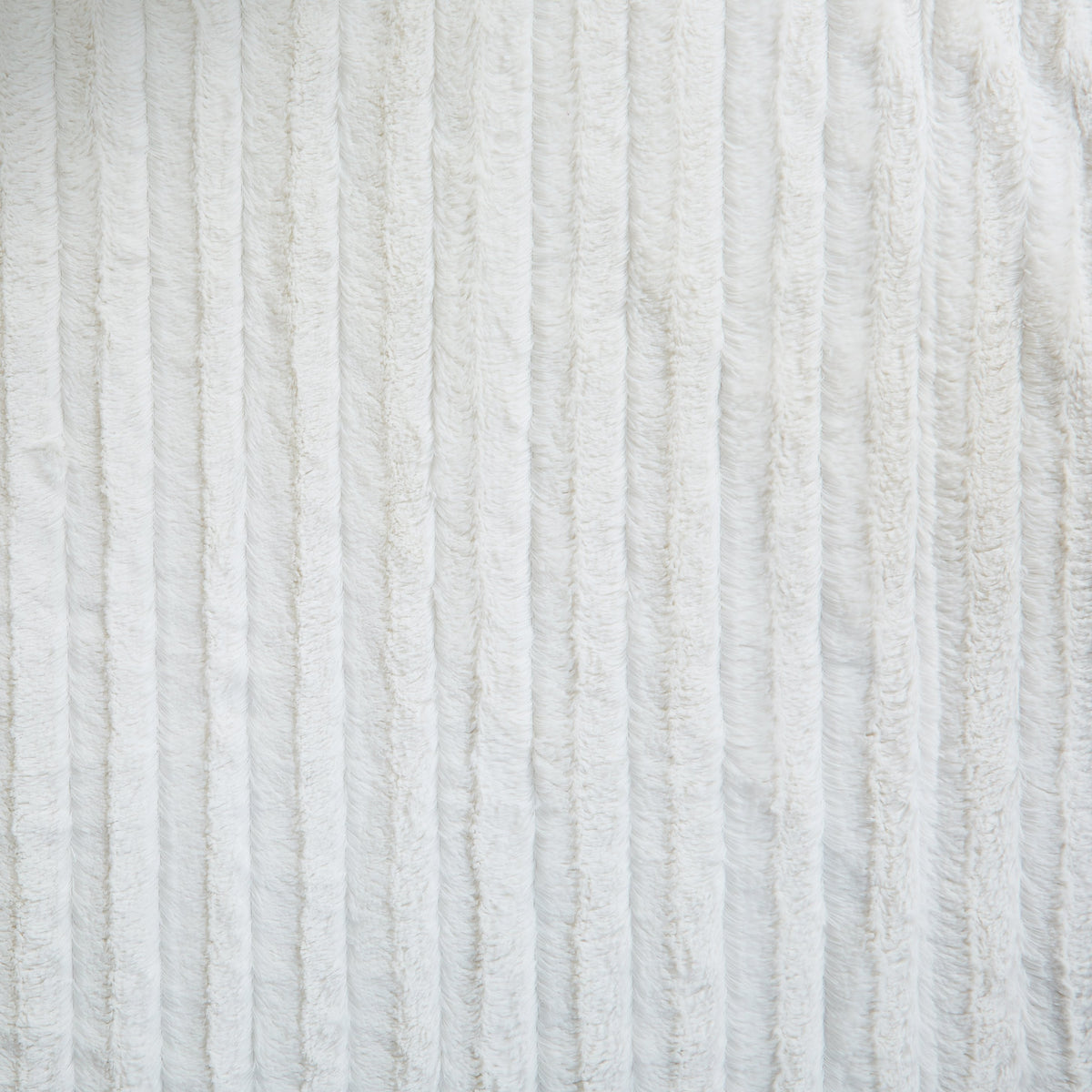 Tache Home Fashion ivory faux fur and sherpa throw blanket, cozy and plush for warm comfort and stylish decor.